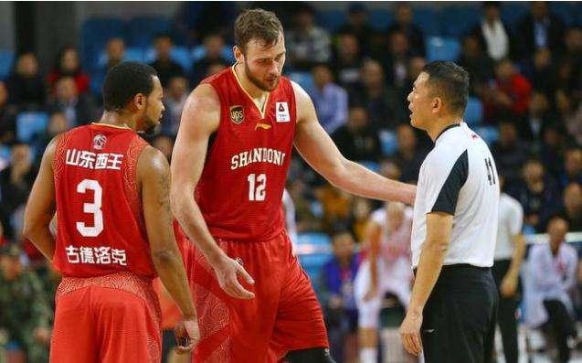 山东男篮爆料新闻报道视频,揭秘幕后真相与争议瞬间